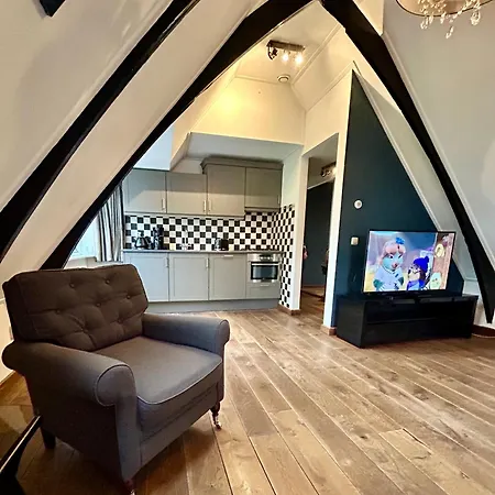 Bovenop 19 Apartment *