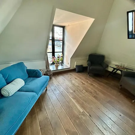 Bovenop 19 * Хипполитюсхуф